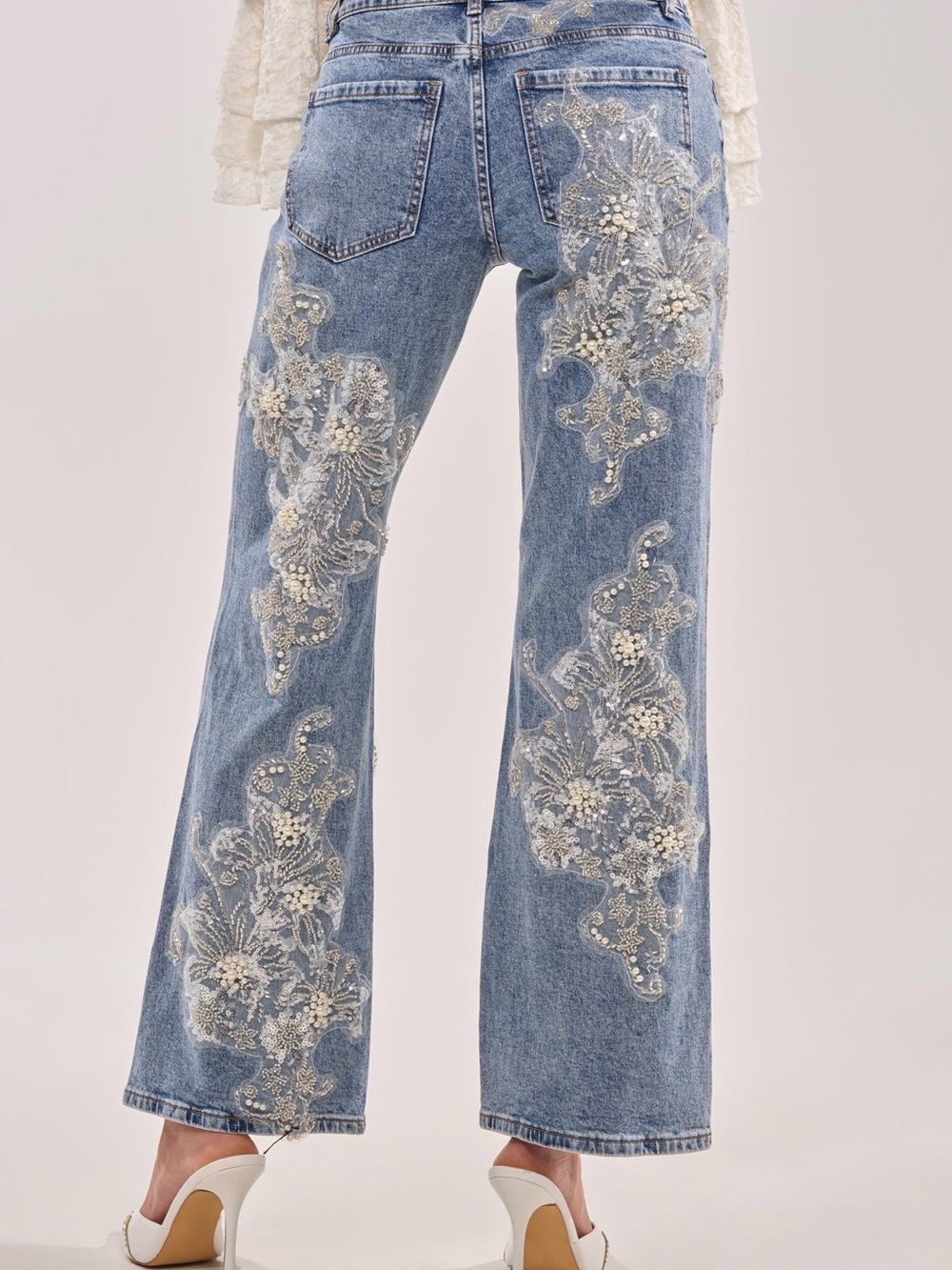 AKIRA Blue Wide-Leg Jeans with White Floral Embellishment - Picture 2 of 4